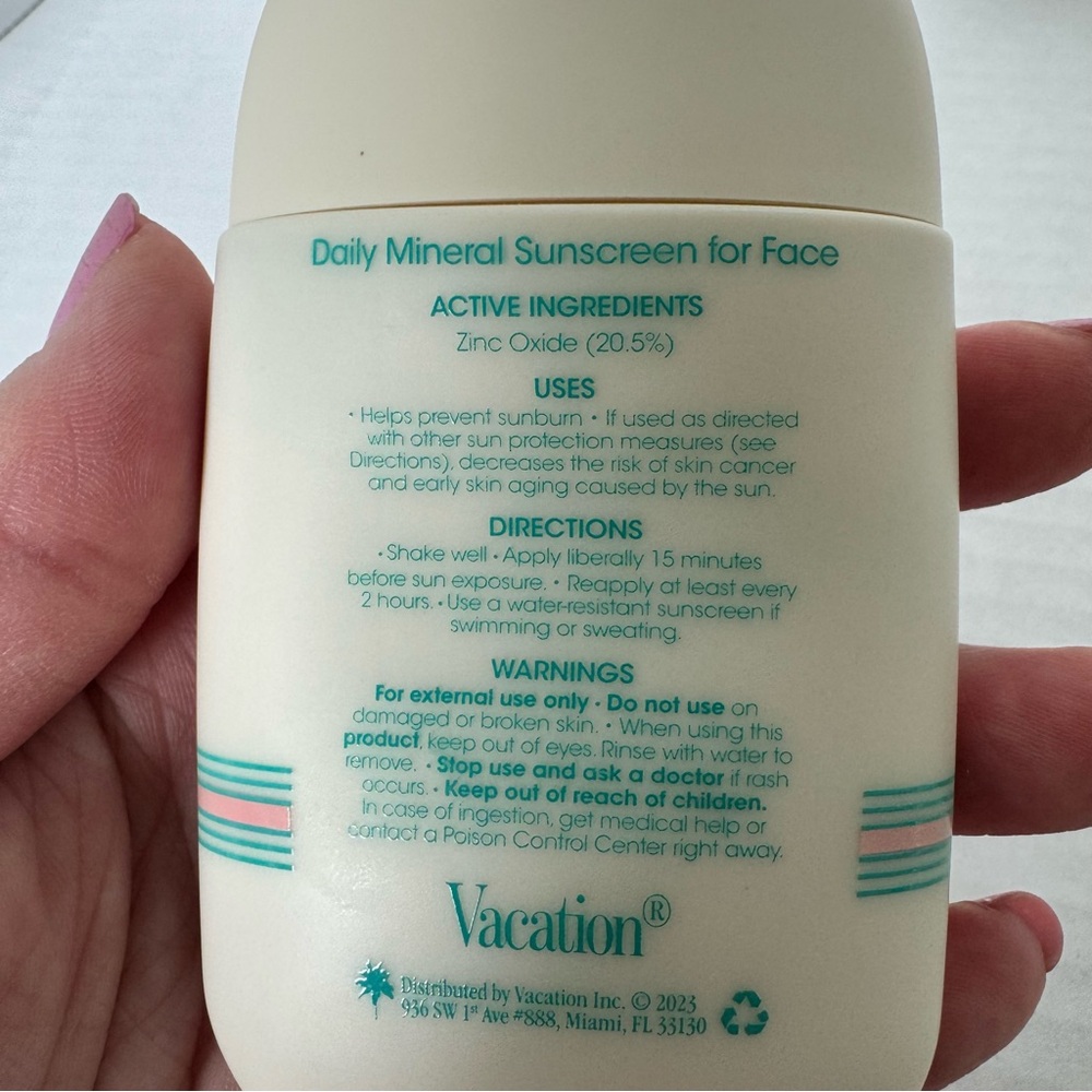 Vacation Shake Shake SPF 50 Mineral Milk Facial Sunscreen Lightweight 1.7 oz - Picture 12 of 13